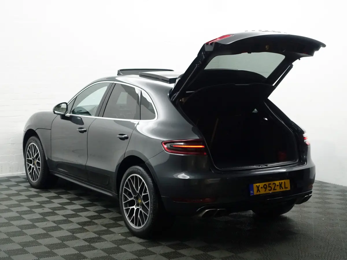 3.6 Turbo Sport Chrono, Alcantara Design, Stoelventilatie, Burmester, 360 Camera, Standkachel