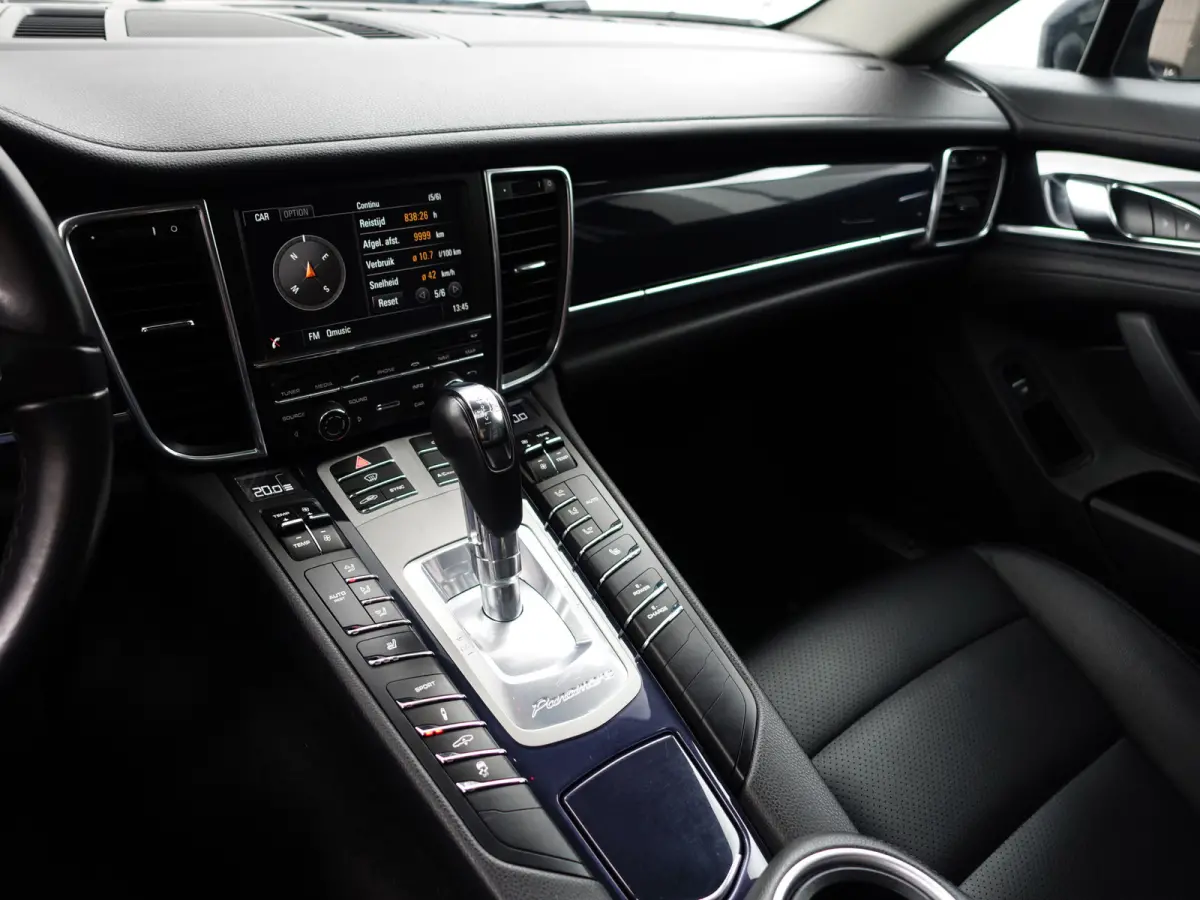 3.0 S E-Hybrid Dealer Onderhouden, Schuifdak, Bose Surround Audio, Camera, Leder Interieur