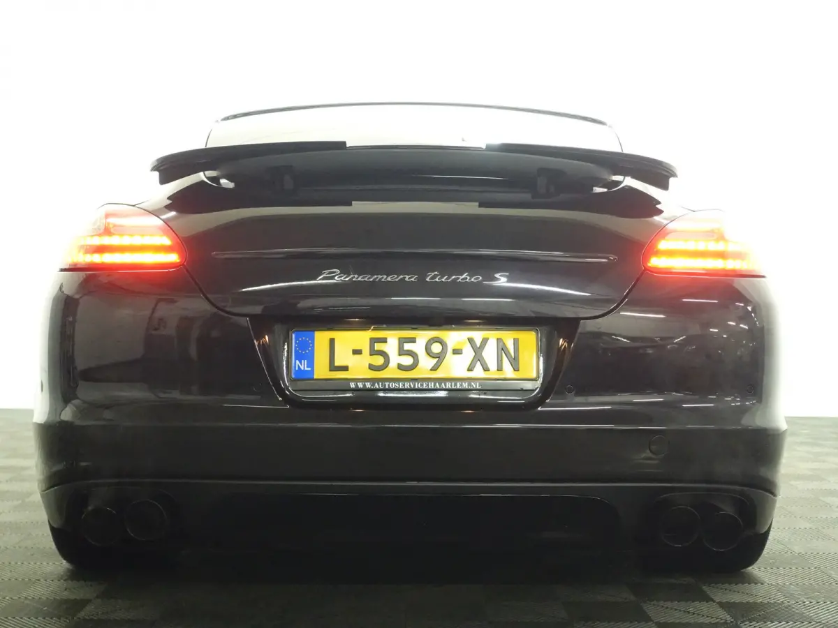 4.8 Turbo S Sport Chrono, BOSE Surround Sound, Sportuitlaatsysteem, Stoelventilatie Voorin/Achterin