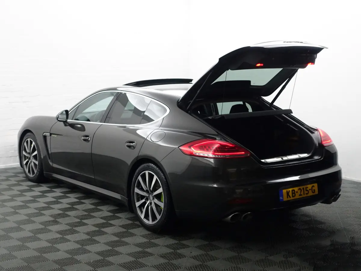 3.0 S E-Hybrid Aut- Sport Chrono, Memory Seats, Bose Audio, Schuifdak, Sport Interieur