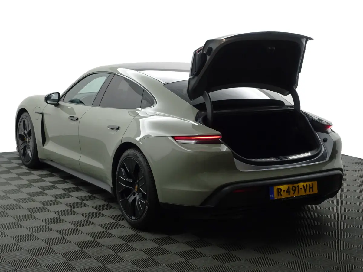 Performance 84kwh Panoramadak, Design Pakket, Bose Surround Sound, Sfeerverlichting