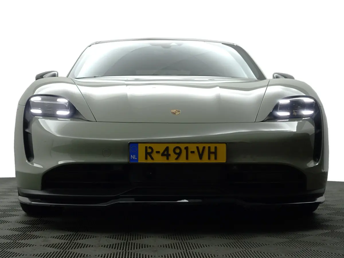 Performance 84kwh Panoramadak, Design Pakket, Bose Surround Sound, Sfeerverlichting