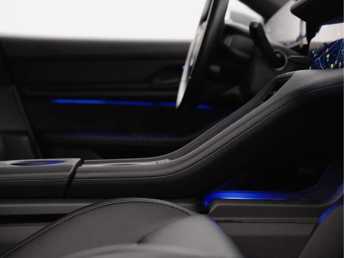 Performance 84kwh Panoramadak, Design Pakket, Bose Surround Sound, Sfeerverlichting