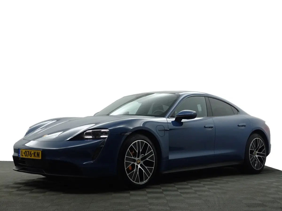 Performance 84 kWh- Bijrijdersdisplay, Panoramadak, Sport Chrono Pakket, Apple Carplay/Android Auto, Performance accu Plus