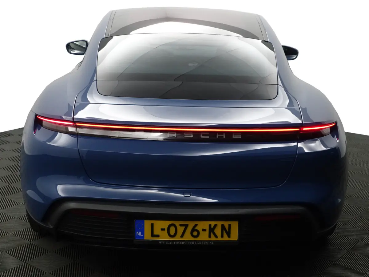 Performance 84 kWh- Bijrijdersdisplay, Panoramadak, Sport Chrono Pakket, Apple Carplay/Android Auto, Performance accu Plus