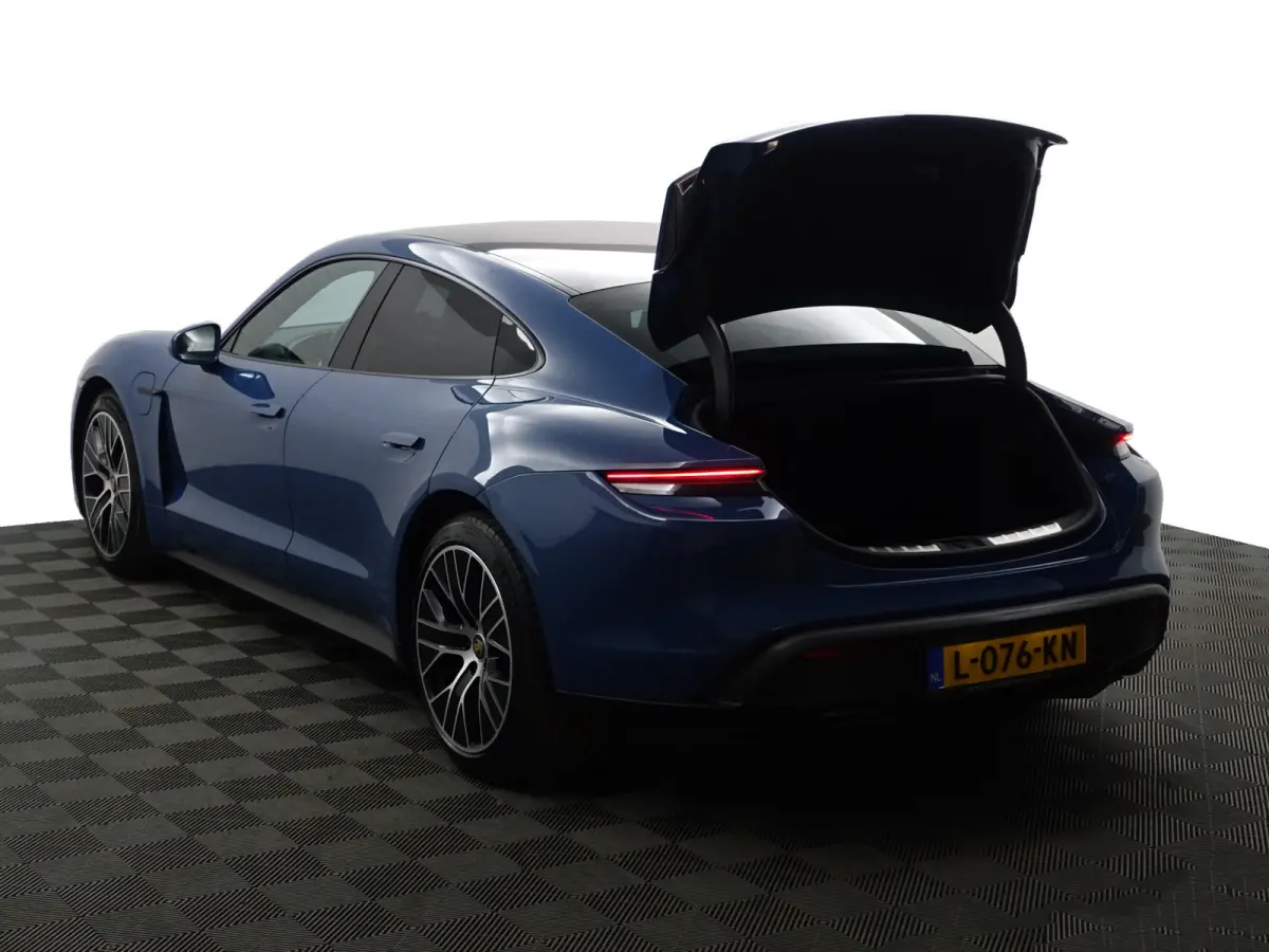 Performance 84 kWh- Bijrijdersdisplay, Panoramadak, Sport Chrono Pakket, Apple Carplay/Android Auto, Performance accu Plus