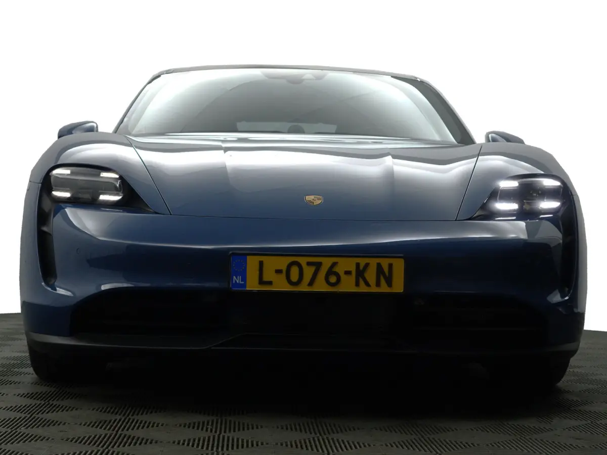 Performance 84 kWh- Bijrijdersdisplay, Panoramadak, Sport Chrono Pakket, Apple Carplay/Android Auto, Performance accu Plus