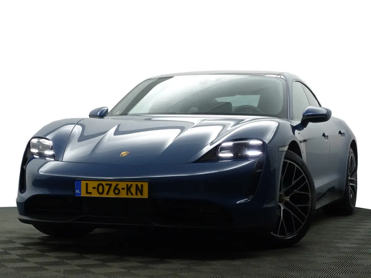 Performance 84 kWh- Bijrijdersdisplay, Panoramadak, Sport Chrono Pakket, Apple Carplay/Android Auto, Performance accu Plus