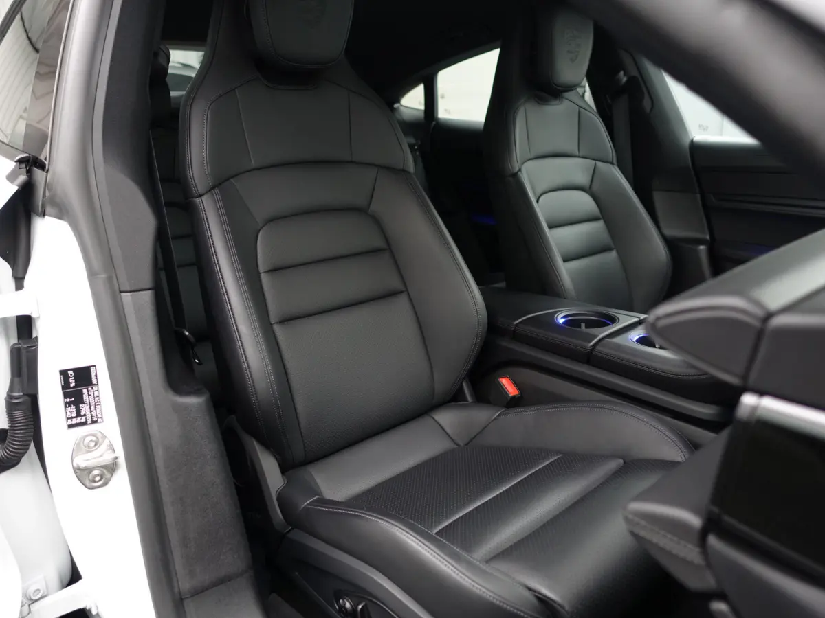 Performance 84 kWh- Sport Chrono, Warmtepomp, Sfeerverlichting, Memory Seats, Bose Audio, Black Badge