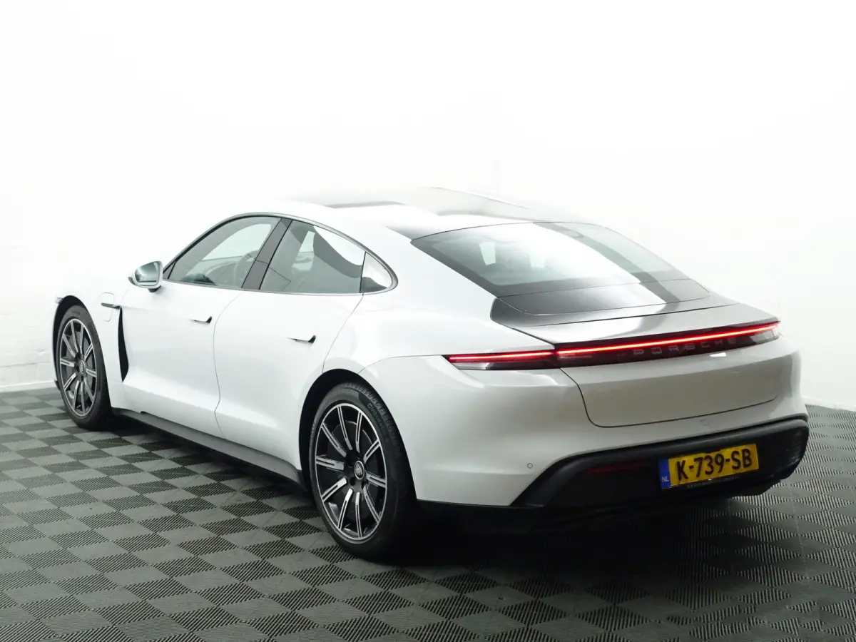 Performance 84 kWh- Sport Chrono, Warmtepomp, Sfeerverlichting, Memory Seats, Bose Audio, Black Badge