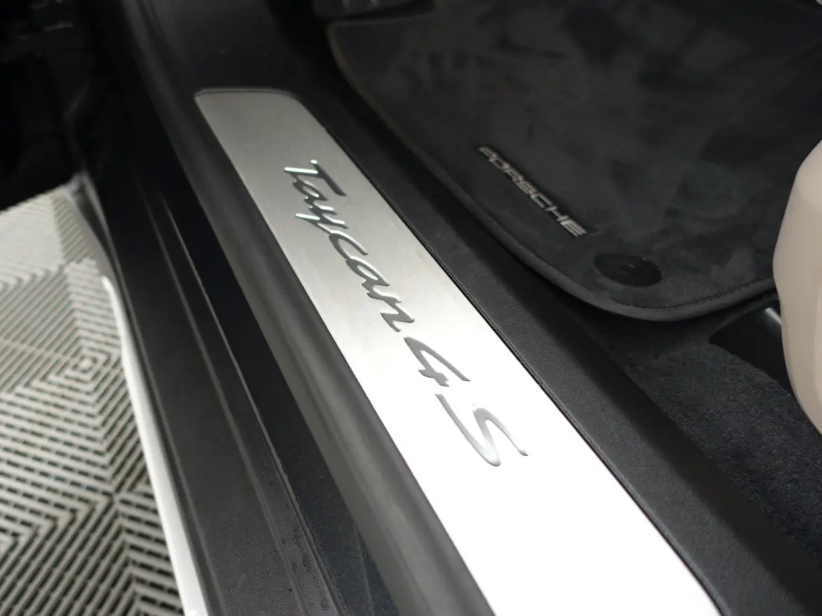 4S 84 kWh Dual View, Nachtzichtassistent, Offroad Design pakket, Bose Sound, Stuur/Stoelverwarming