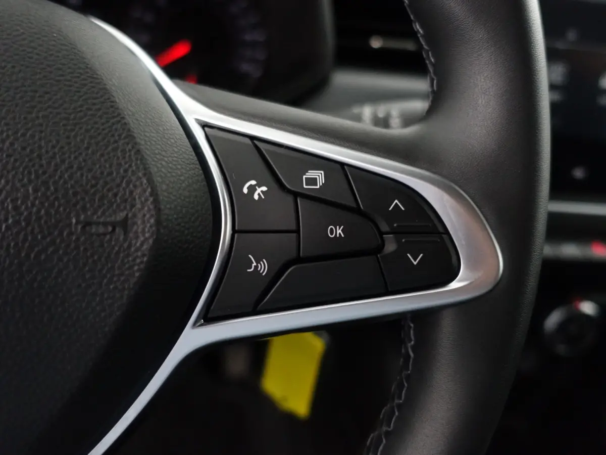 1.0 TCe 90 Equilibre- Carplay, Android Auto, Xenon Led, Lane Assist, Navigatie, Comfort Interieur