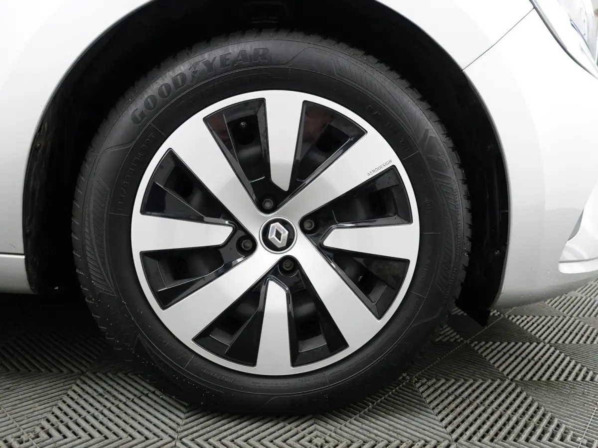 1.0 TCe 90 Equilibre- Carplay, Android Auto, Xenon Led, Lane Assist, Navigatie, Comfort Interieur