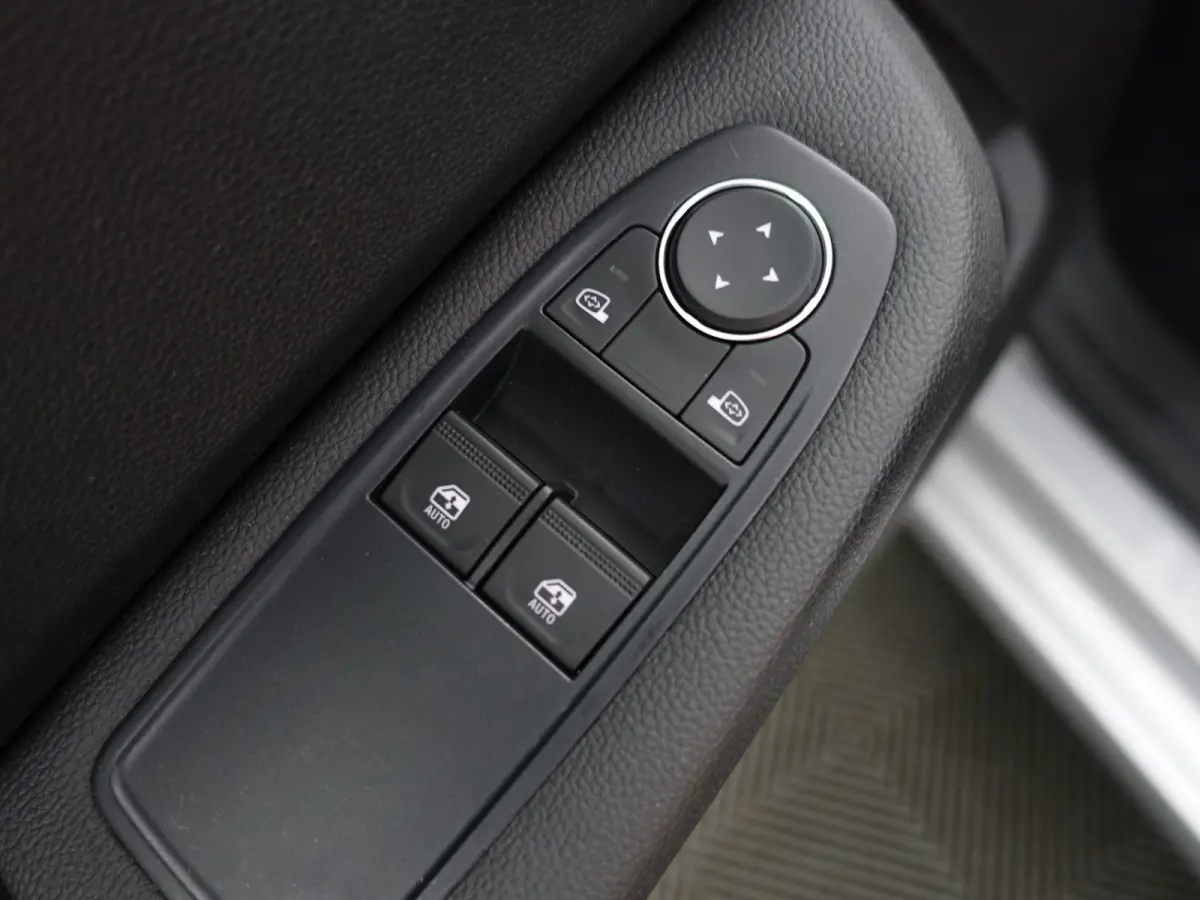 1.0 TCe 90 Equilibre- Carplay, Android Auto, Xenon Led, Lane Assist, Navigatie, Comfort Interieur