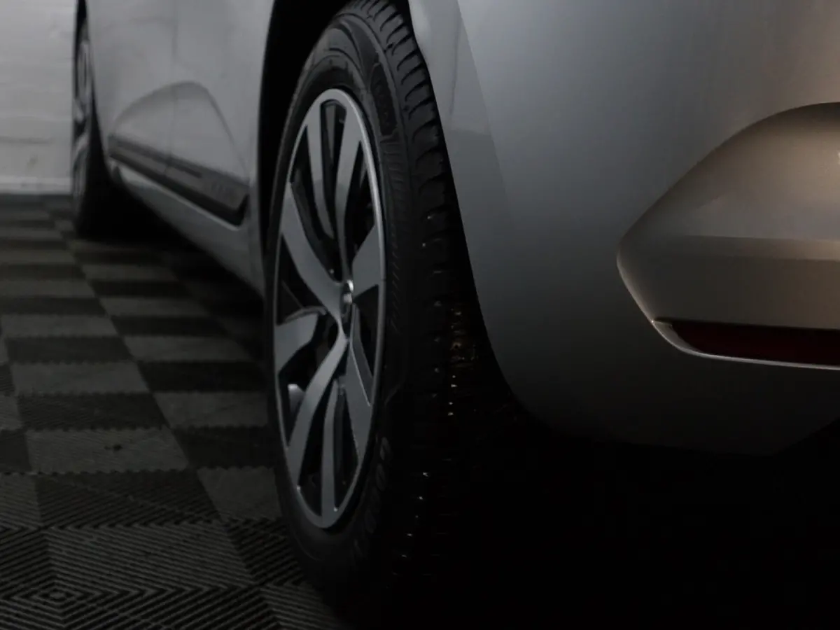 1.0 TCe 90 Equilibre- Carplay, Android Auto, Xenon Led, Lane Assist, Navigatie, Comfort Interieur
