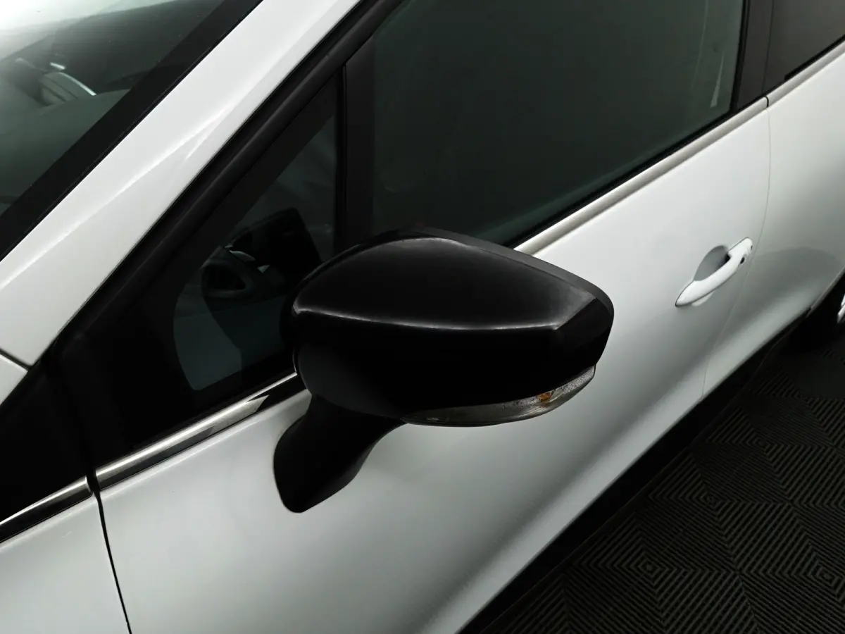 0.9 TCe Limited- Navigatie, Privacy Glass, Park Assist, Cruise, Led, Comfort Interieur