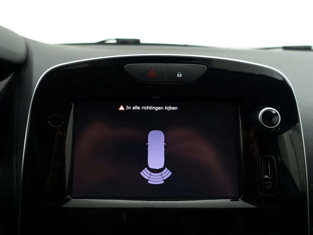 0.9 TCe Limited- Navigatie, Privacy Glass, Park Assist, Cruise, Led, Comfort Interieur