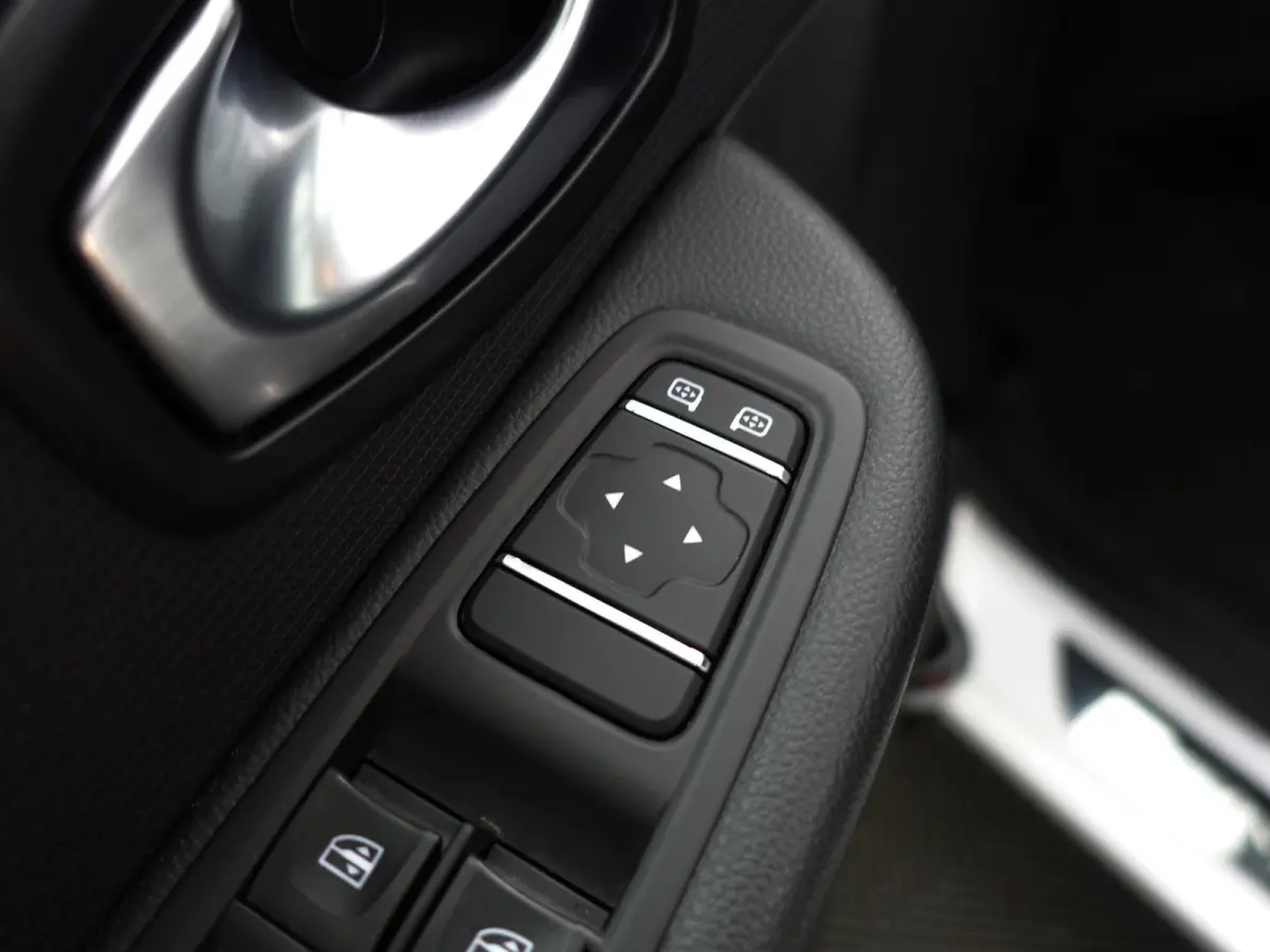 0.9 TCe Limited- Navigatie, Privacy Glass, Park Assist, Cruise, Led, Comfort Interieur