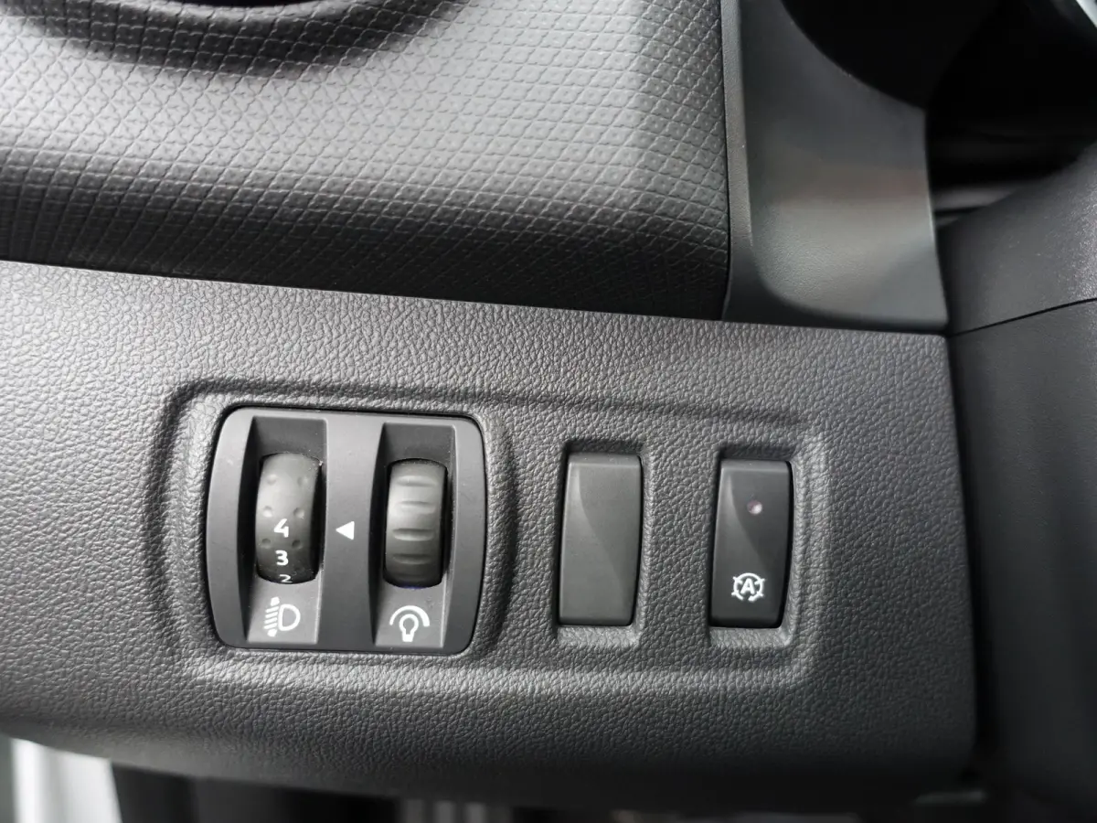 0.9 TCe Limited- Navigatie, Privacy Glass, Park Assist, Cruise, Led, Comfort Interieur