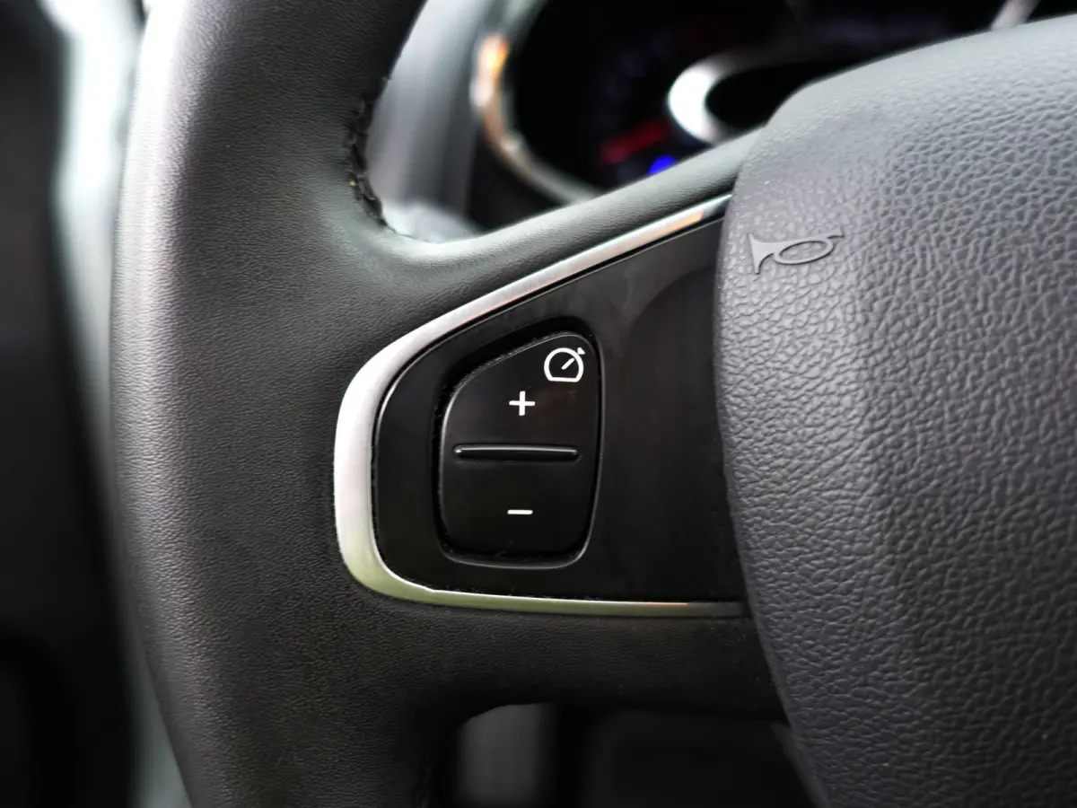 0.9 TCe Limited- Navigatie, Privacy Glass, Park Assist, Cruise, Led, Comfort Interieur