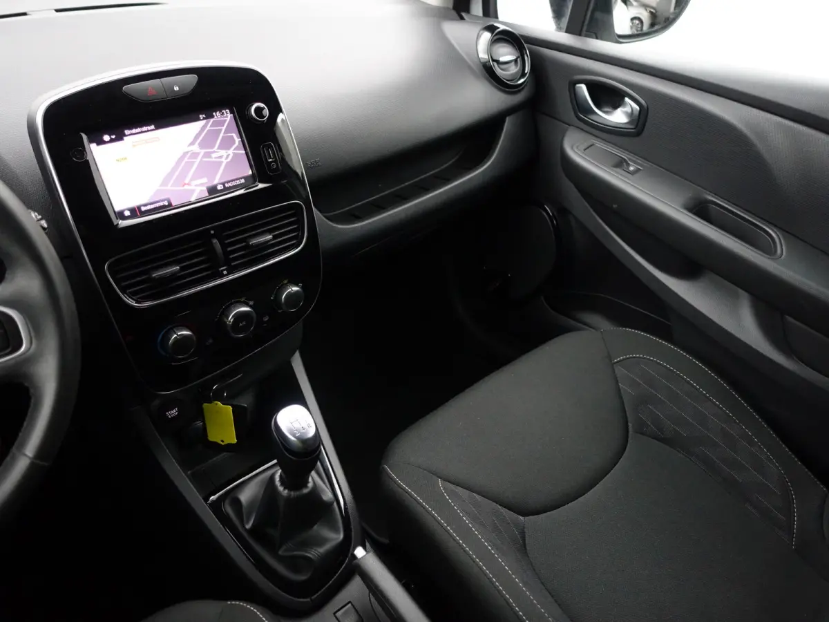 0.9 TCe Limited- Navigatie, Privacy Glass, Park Assist, Cruise, Led, Comfort Interieur