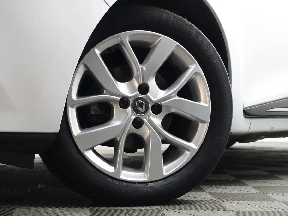 0.9 TCe Limited- Navigatie, Privacy Glass, Park Assist, Cruise, Led, Comfort Interieur