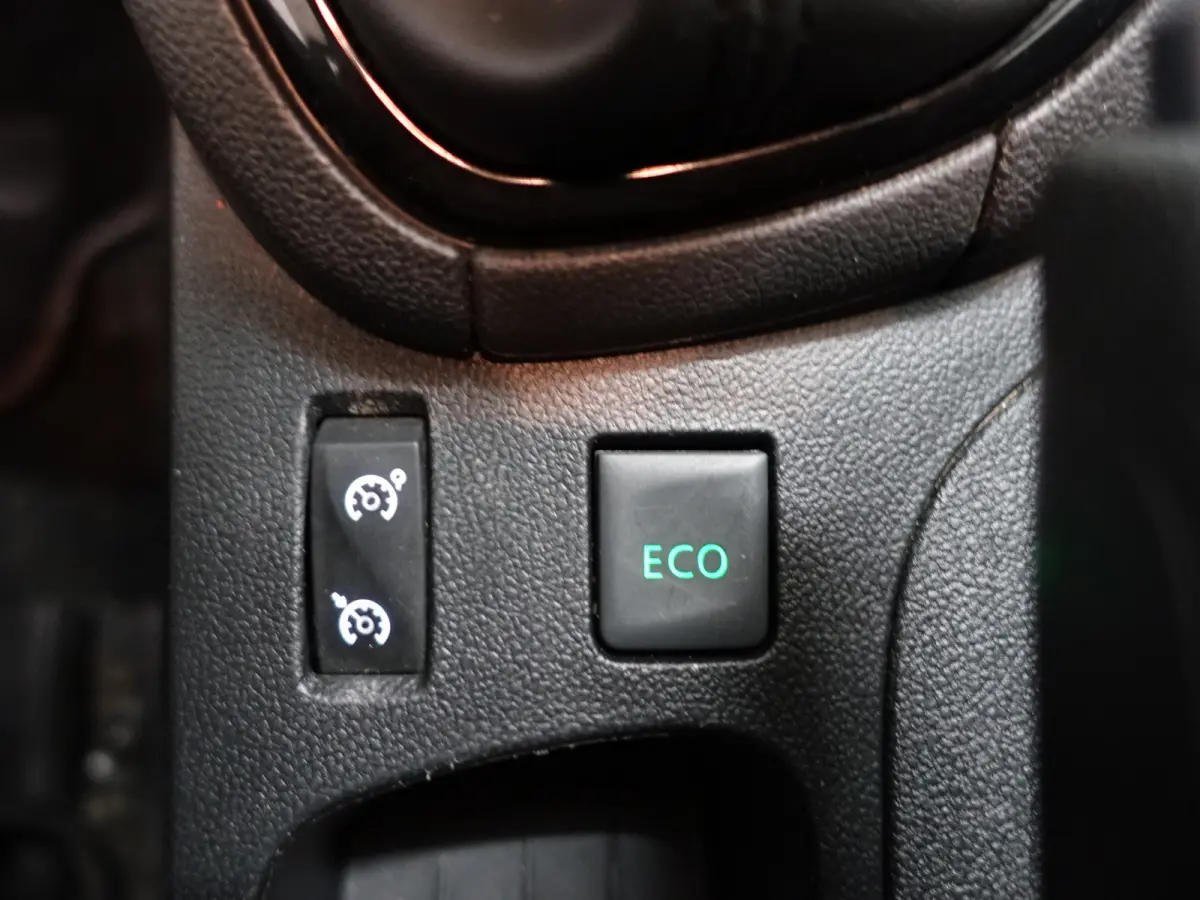 0.9 TCe Sport- Full map Navi, Xenon Led, Cruise, ECC, LMV