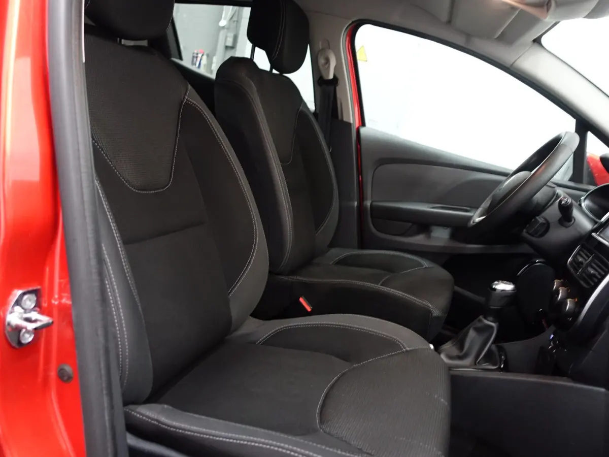 0.9 TCe Sport- Full map Navi, Xenon Led, Cruise, ECC, LMV