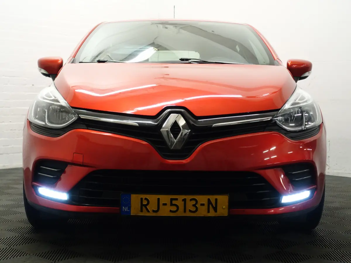 0.9 TCe Sport- Full map Navi, Xenon Led, Cruise, ECC, LMV