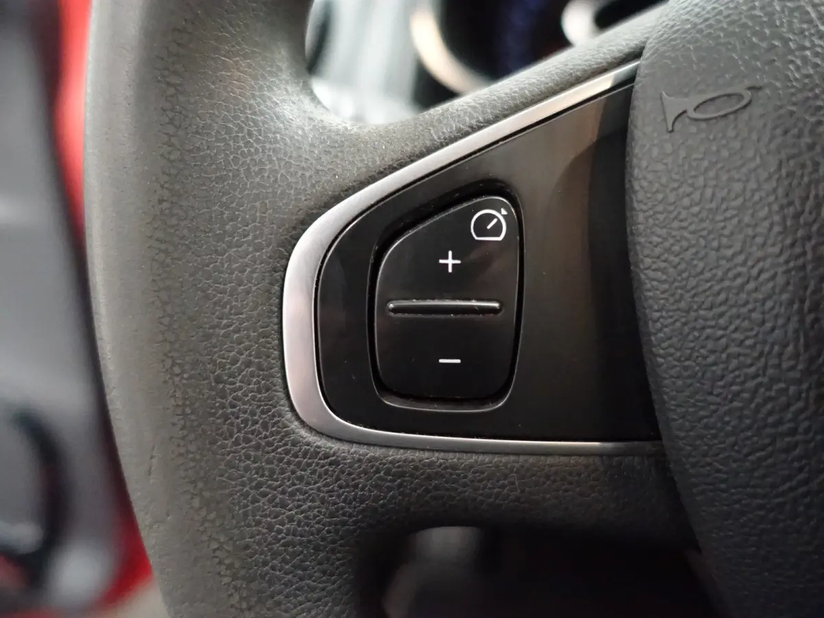 0.9 TCe Sport- Full map Navi, Xenon Led, Cruise, ECC, LMV