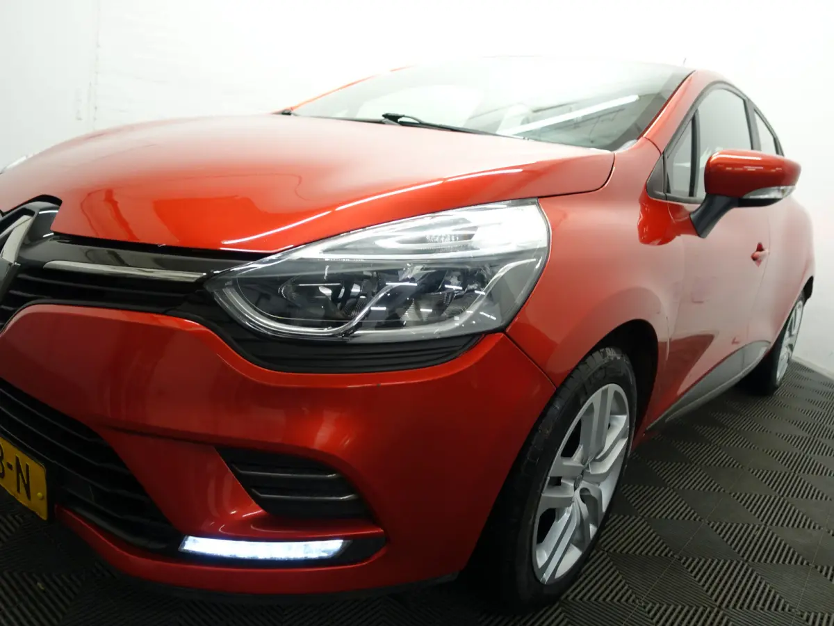 0.9 TCe Sport- Full map Navi, Xenon Led, Cruise, ECC, LMV