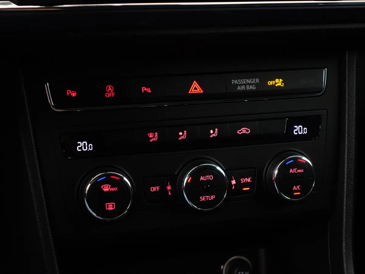 1.4 EcoTSI Style Business Intense Aut- 360 Camera, Carplay, Android Auto, Keyless, ACC Cruise, Xenon Led