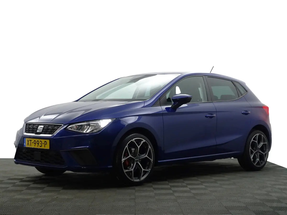 1.0 TSI Sport Business Intense- Carplay, Android Auto, Camera, Virtual Cockpit, Privacy Glass
