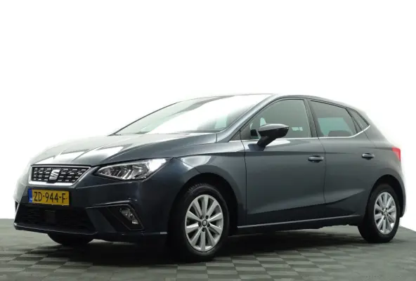 1.0 TSI Excellence- Alcantara Interieur, CarPlay, Sfeerverlichting, Front Assist, Keyless, Stoelverwarming