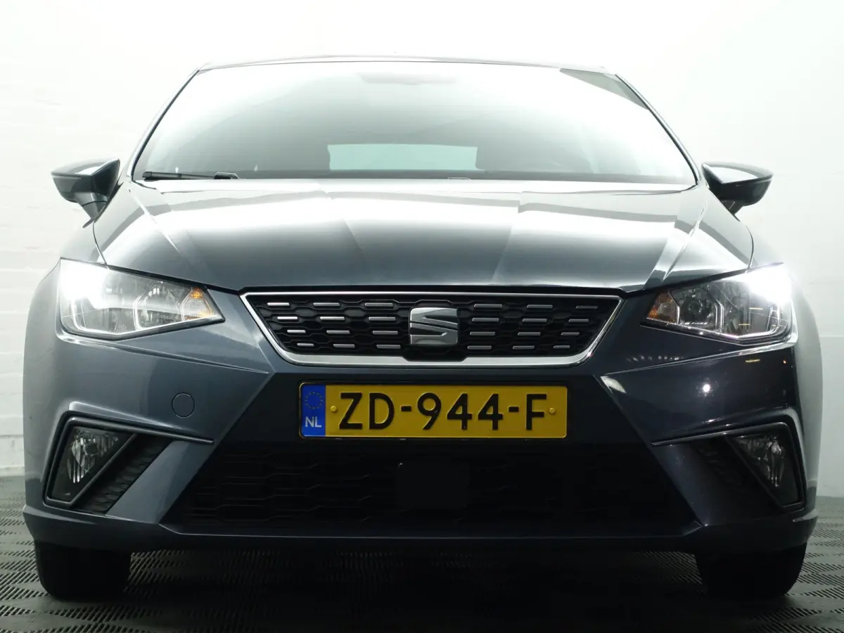 1.0 TSI Excellence- Alcantara Interieur, CarPlay, Sfeerverlichting, Front Assist, Keyless, Stoelverwarming