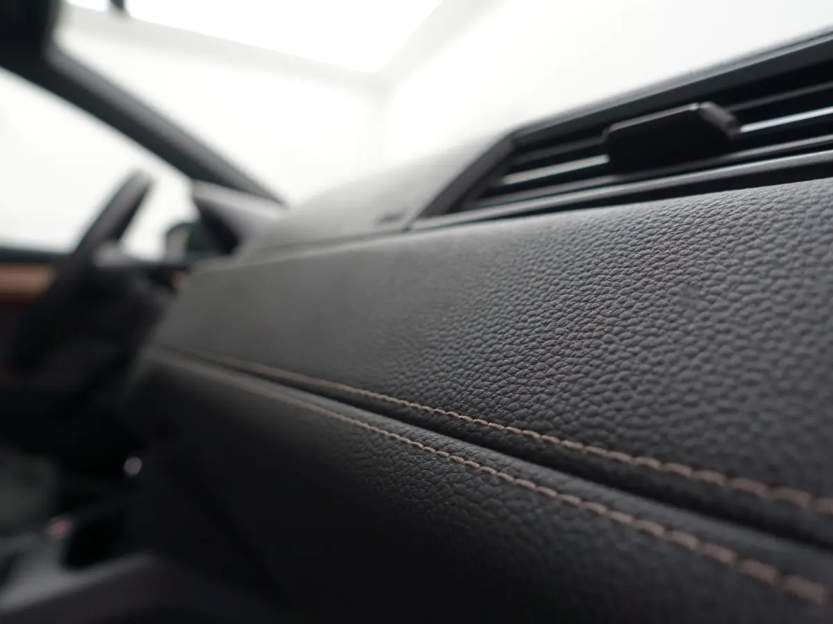 1.0 TSI Excellence- Alcantara Interieur, CarPlay, Sfeerverlichting, Front Assist, Keyless, Stoelverwarming