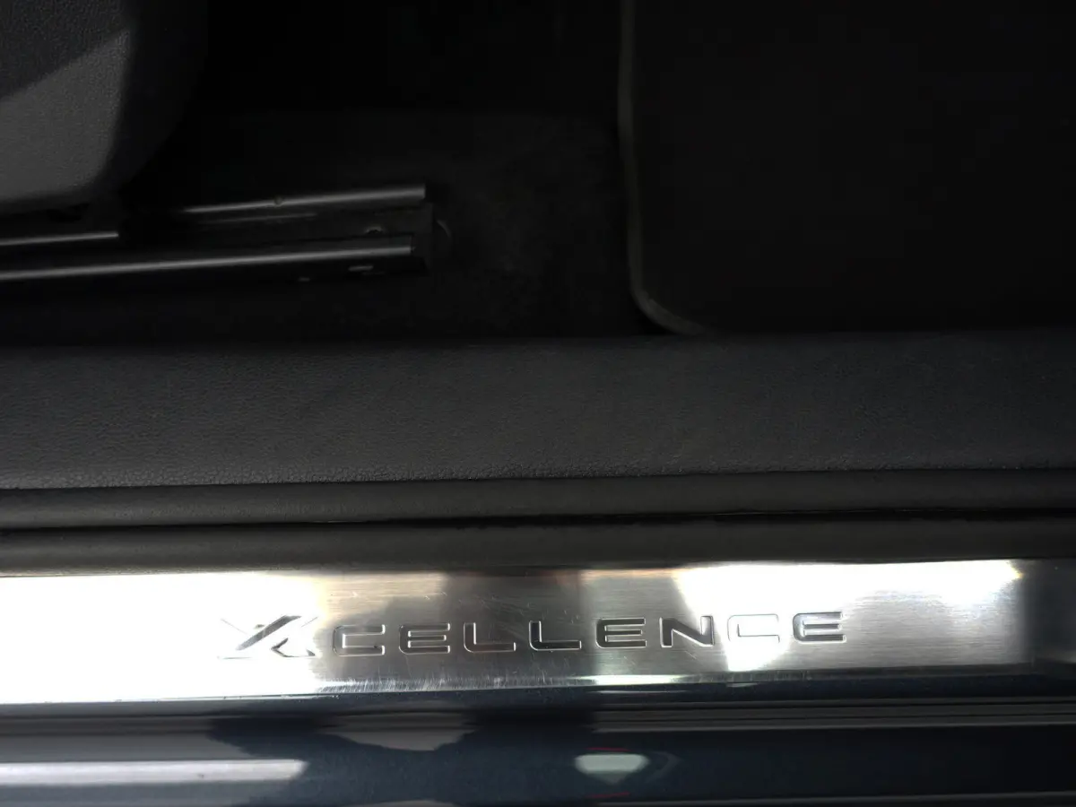1.0 TSI Excellence- Alcantara Interieur, CarPlay, Sfeerverlichting, Front Assist, Keyless, Stoelverwarming
