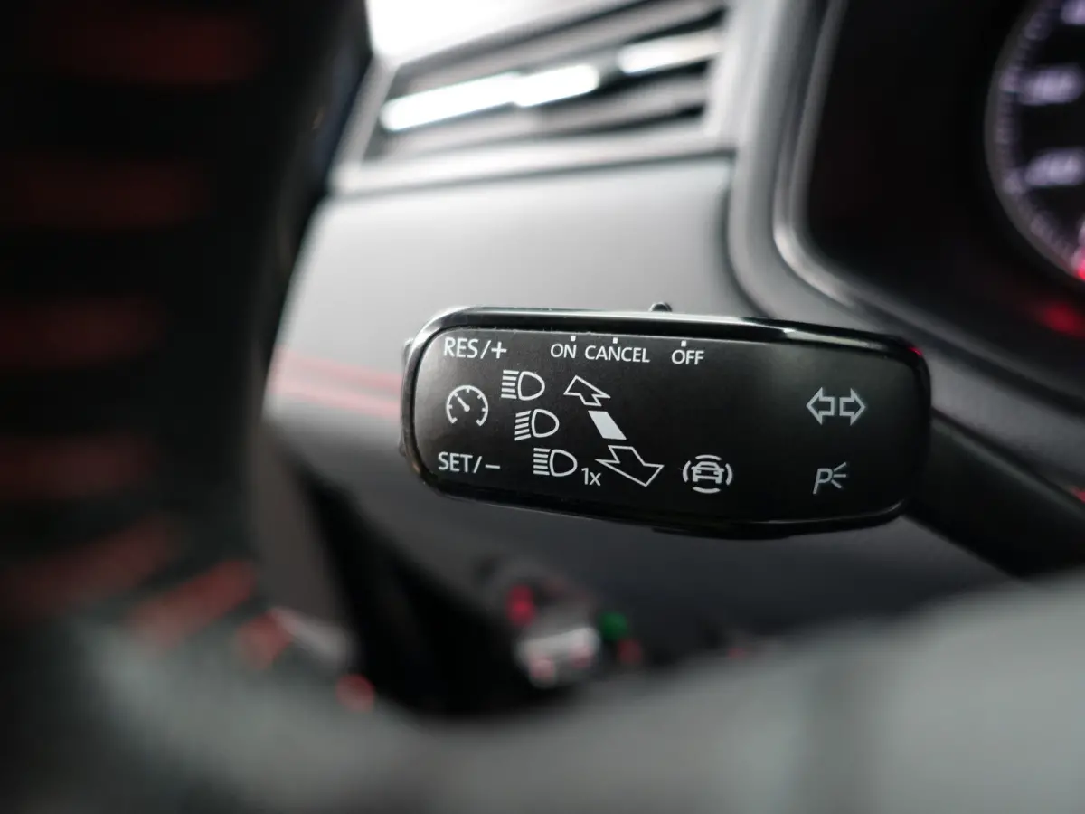 1.0 TSI FR Business Intense- CarPlay, Camera, Dynamic Select, Sfeerverlichting, Park Assist, Led