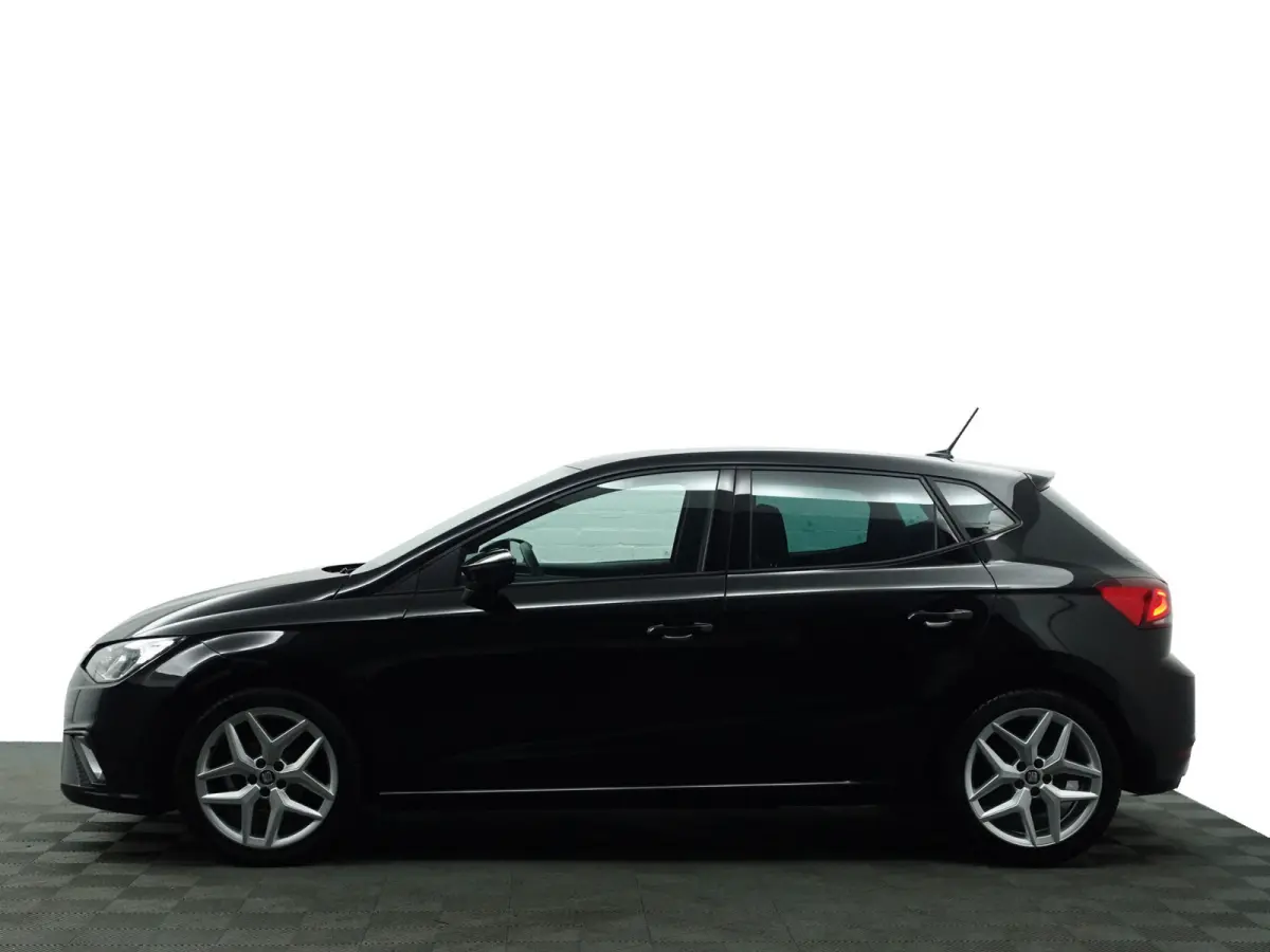 1.0 TSI FR Business Intense- CarPlay, Camera, Dynamic Select, Sfeerverlichting, Park Assist, Led