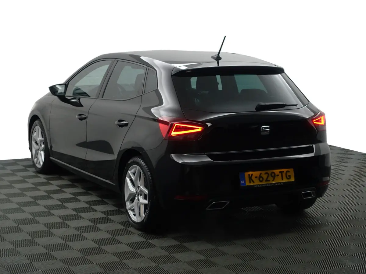 1.0 TSI FR Business Intense- CarPlay, Camera, Dynamic Select, Sfeerverlichting, Park Assist, Led