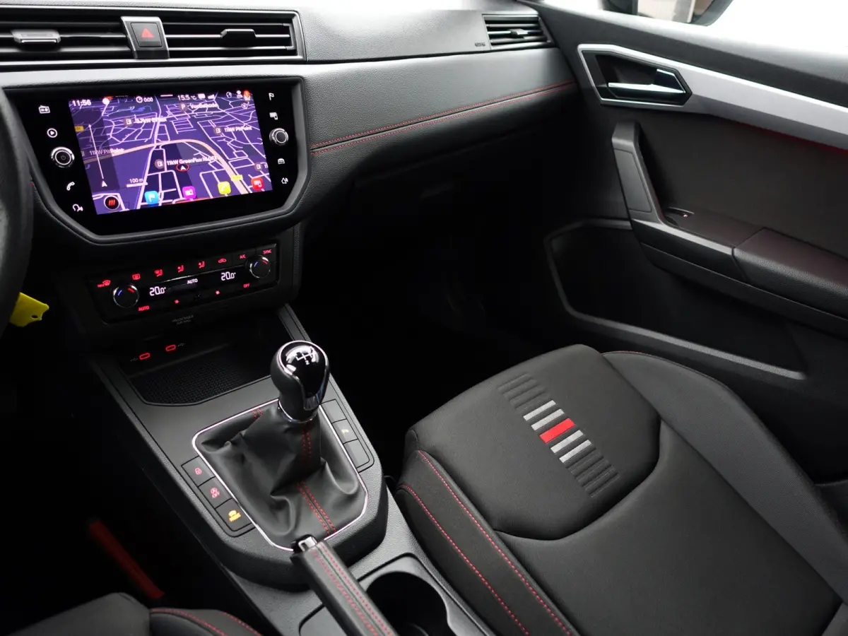 1.0 TSI FR Business Intense- CarPlay, Camera, Dynamic Select, Sfeerverlichting, Park Assist, Led