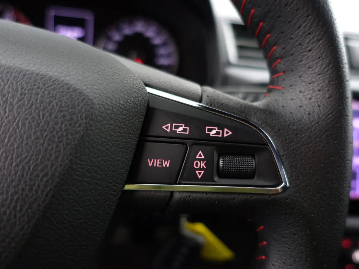 1.0 TSI FR Business Intense- CarPlay, Camera, Dynamic Select, Sfeerverlichting, Park Assist, Led