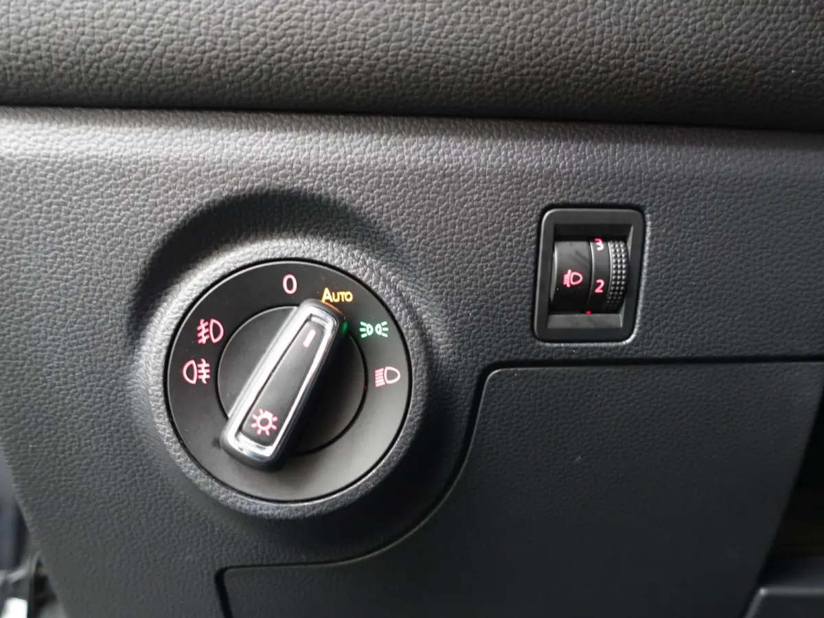 1.0 TSI FR Sport- Carplay, Sfeerverlichting, Front Assist, Park Assist, Virtual Cockpit