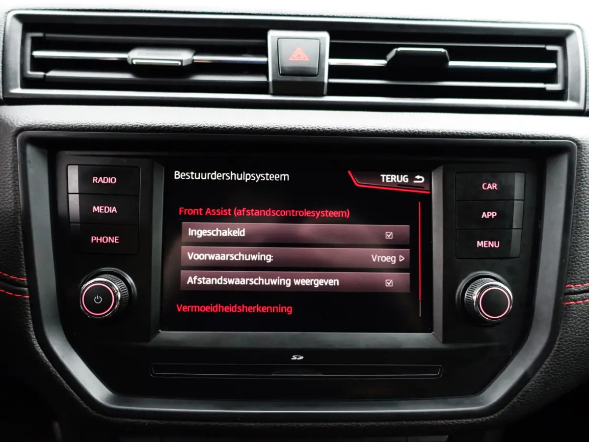 1.0 TSI FR Sport- Carplay, Sfeerverlichting, Front Assist, Park Assist, Virtual Cockpit
