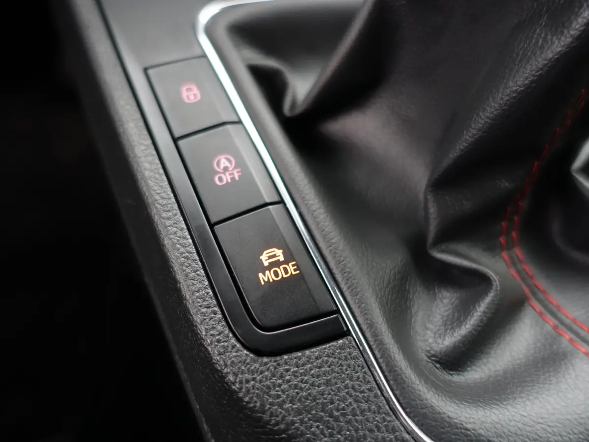 1.0 TSI FR Sport- Carplay, Sfeerverlichting, Front Assist, Park Assist, Virtual Cockpit