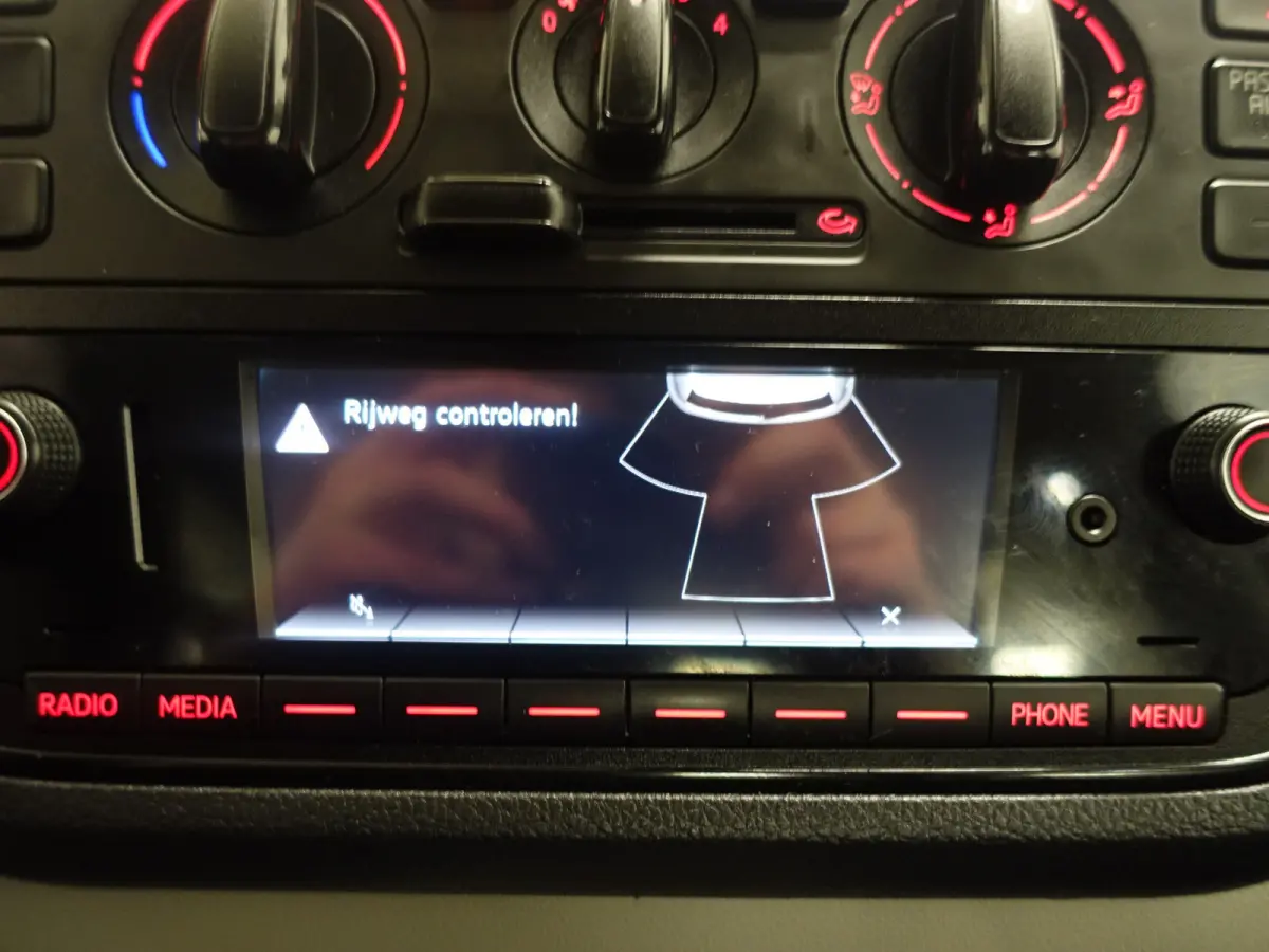 1.0 Intense- Park Assist, Bluetooth Audio, Clima, 5 Deurs, Elek Pakket