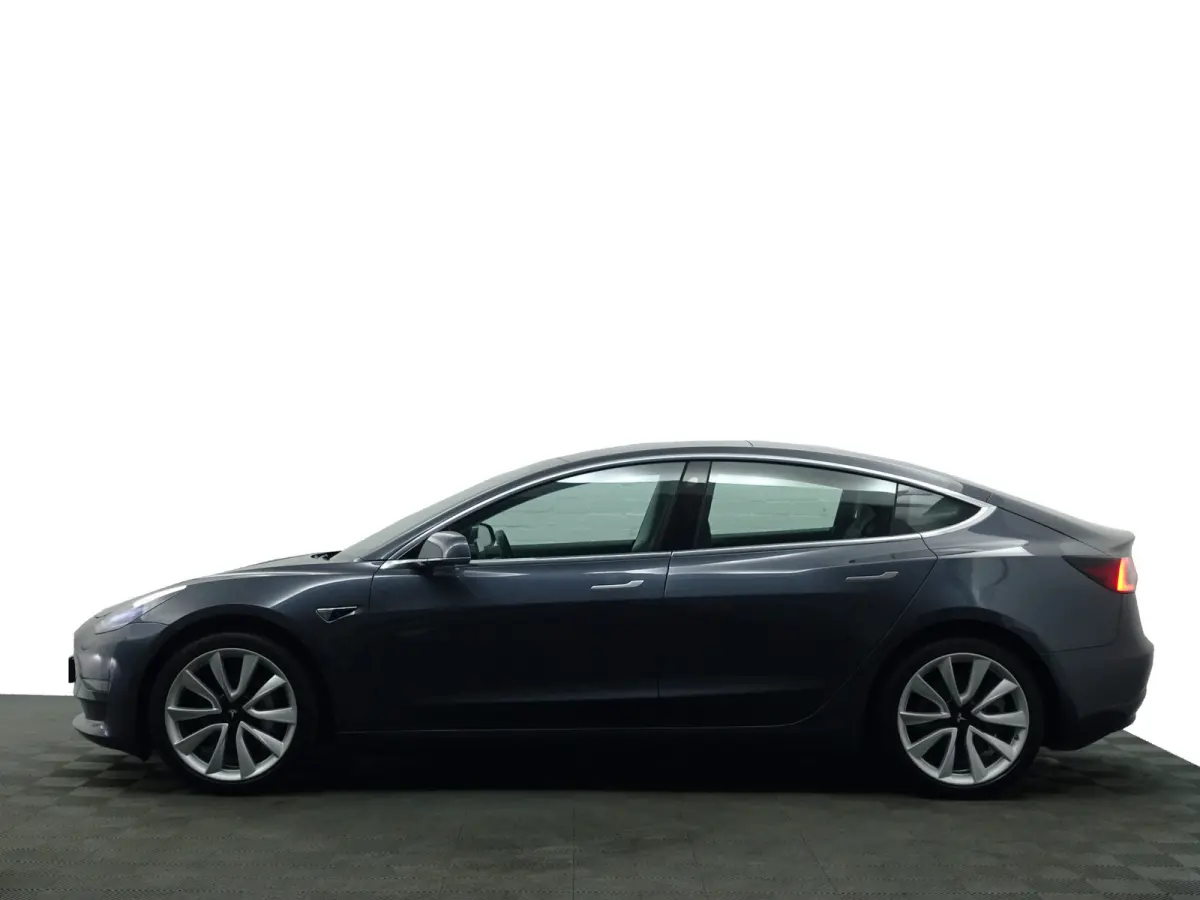Long Range AWD 75 kWh- NAP 55dkm, Panoramadak, Camera, Autopilot, Xenon Led