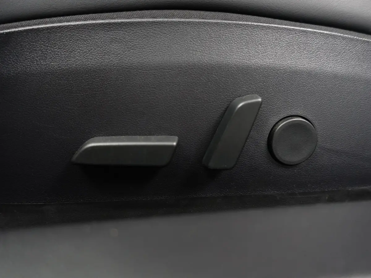 Long Range AWD 75 kWh- NAP 55dkm, Panoramadak, Camera, Autopilot, Xenon Led