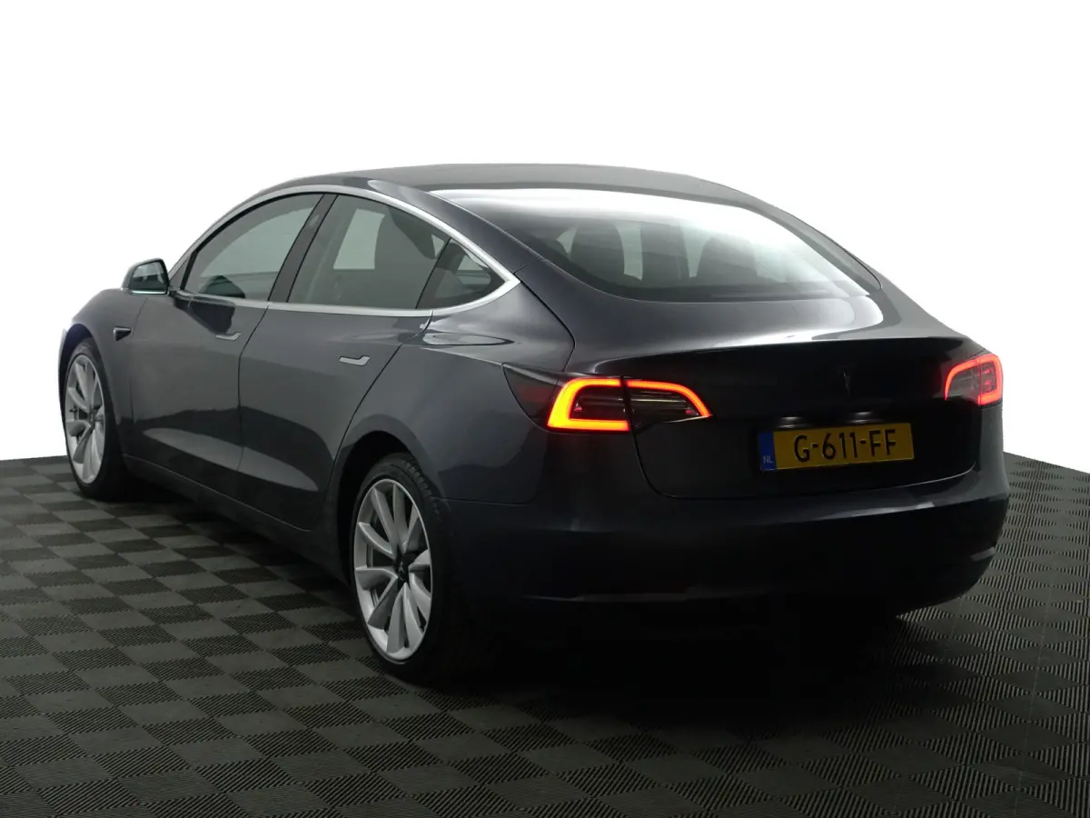 Long Range AWD 75 kWh- NAP 55dkm, Panoramadak, Camera, Autopilot, Xenon Led