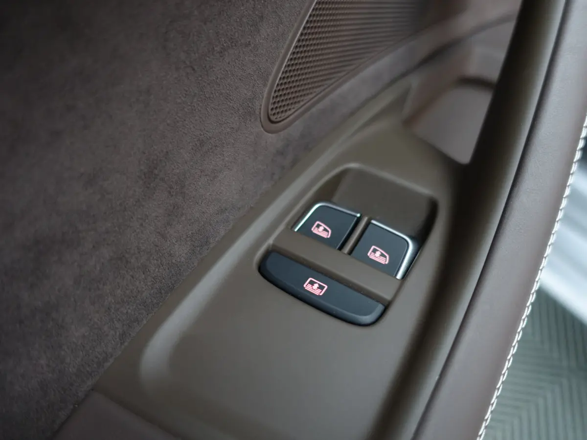 4.0 TFSI S8 Quattro Design selection- Stoelmassage, Head Up, Stoelventilatie, Alcantara interieur afwerking